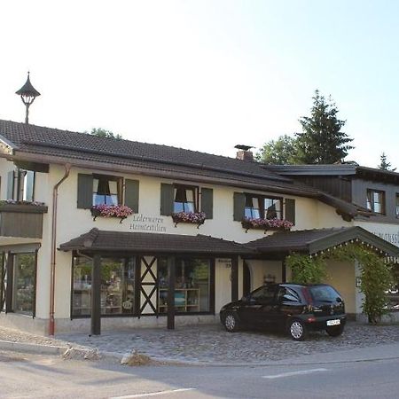 Gaestehaus Sattlerhof Hotel Bernau am Chiemsee Exterior photo