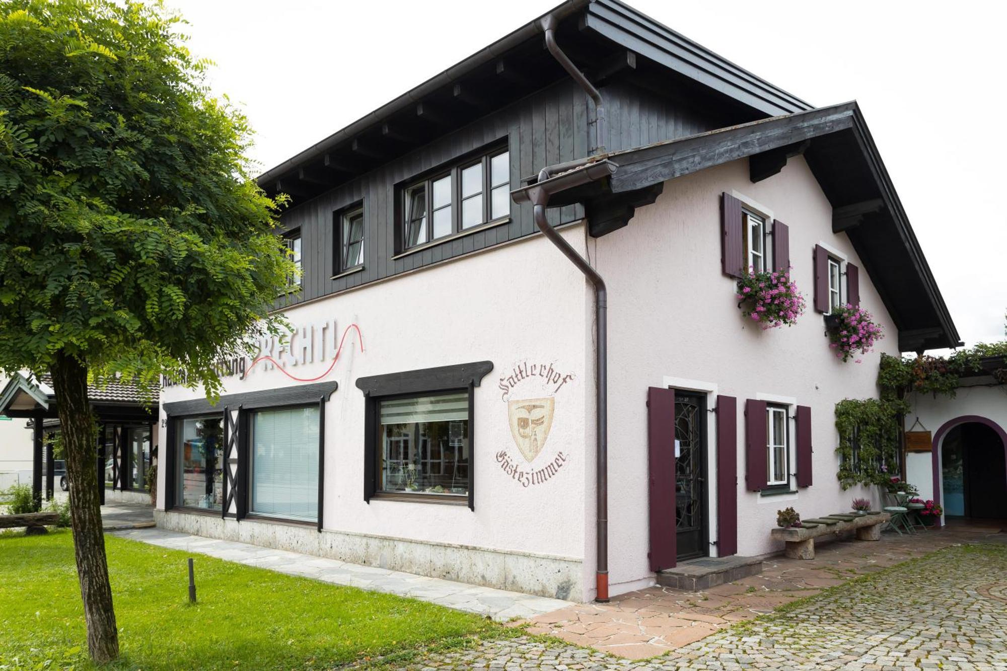 Gaestehaus Sattlerhof Hotel Bernau am Chiemsee Exterior photo